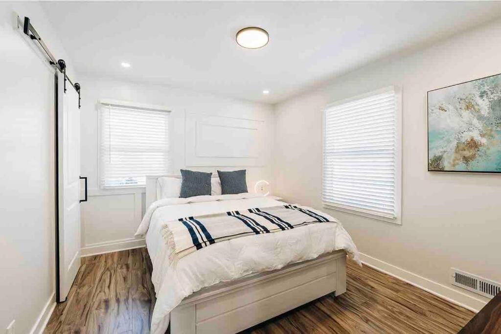 Beautiful Luxury Home Freshly Renovated With Big Yard, Seating & Grill Pad Cottage Grove Bagian luar foto