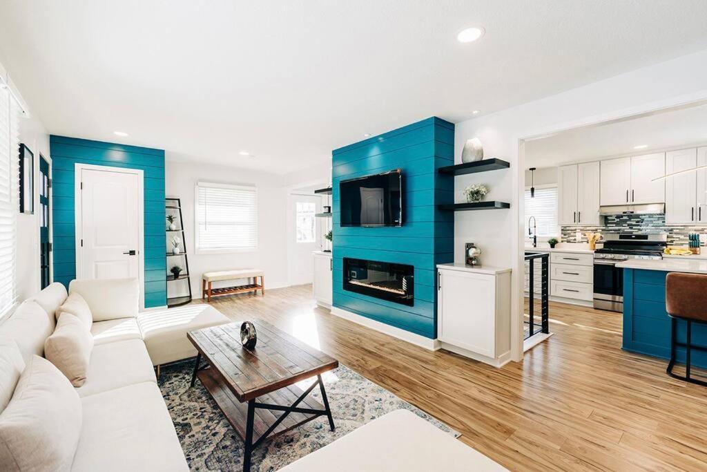 Beautiful Luxury Home Freshly Renovated With Big Yard, Seating & Grill Pad Cottage Grove Bagian luar foto
